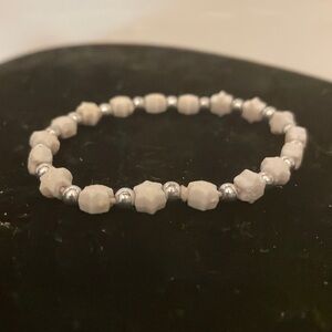 7” white & silver beaded stackable stretch beaded bracelet with 36 beads